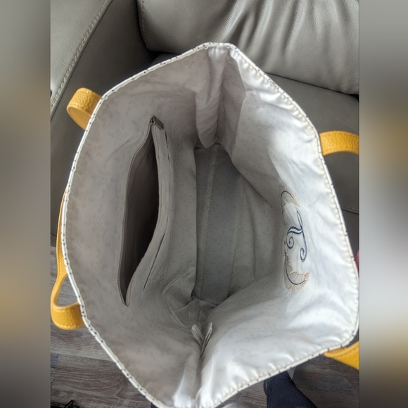 Modern Tote - Picture 4 of 4